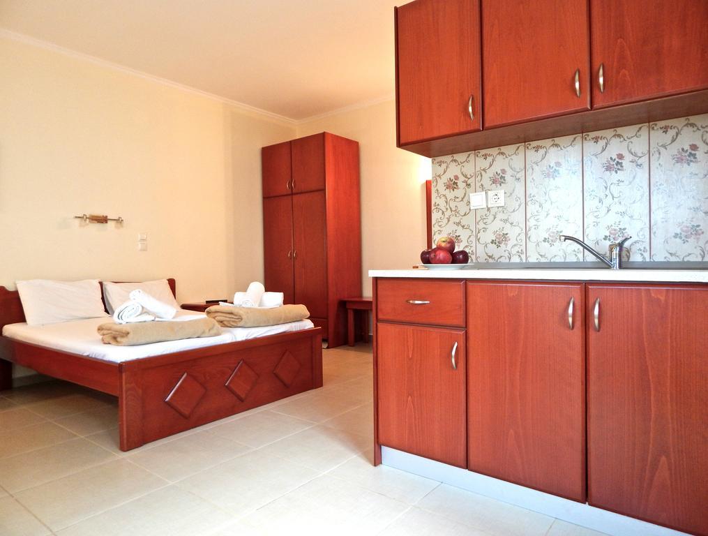 Panorama Apartments And Studios Chrysi Ammoudia Bagian luar foto